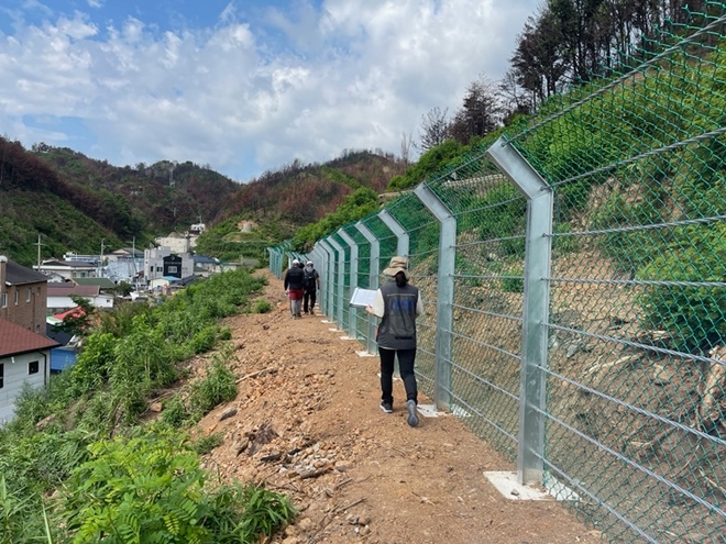 산불피해_응급복구지 점검.(제공=산림청)