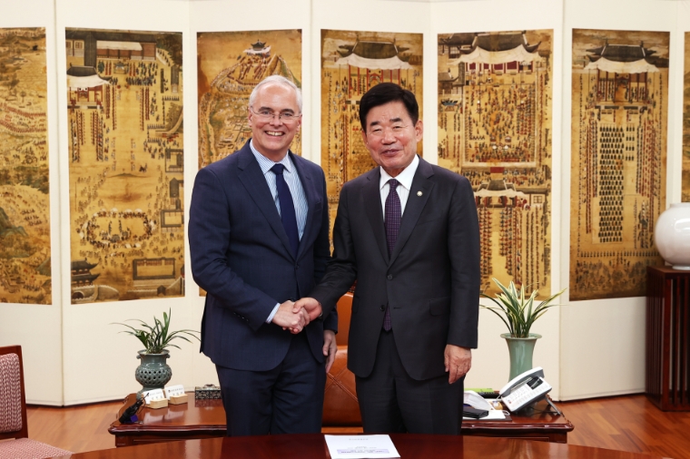 김진표 의장, 리처드 해쳇 감염병혁신연합(CEPI) 대표 접견