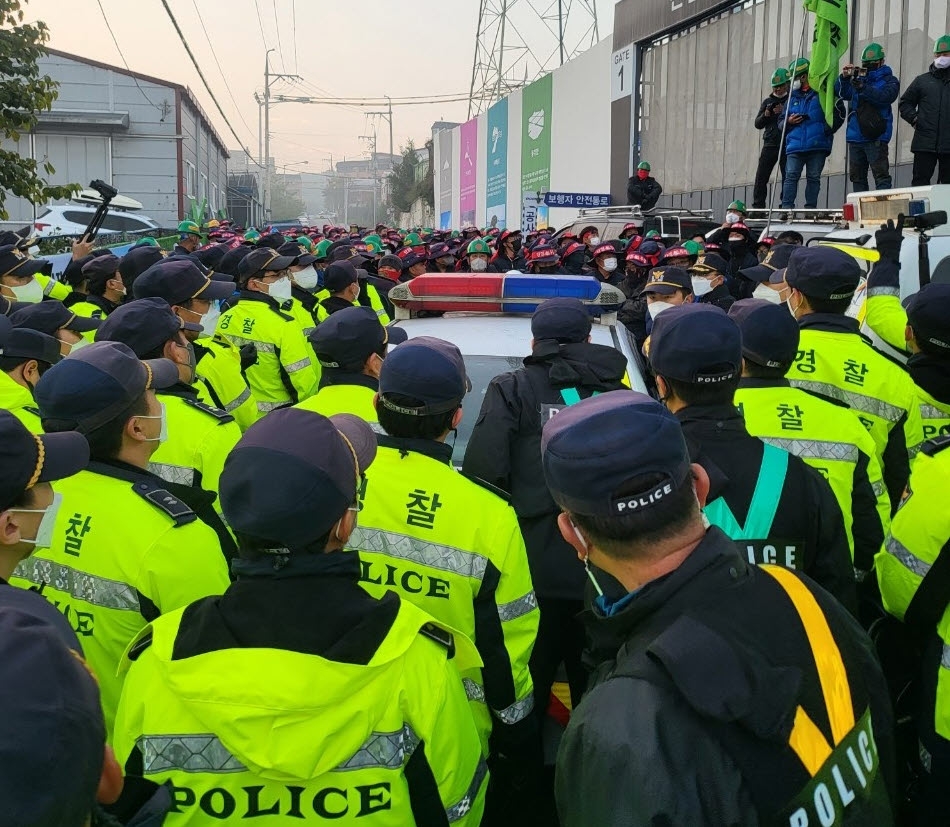 안산 재건축현장, 민노총 건설노조와 한노총 건설노조 이해 충돌 경찰 개입으로 7일간 전쟁 막 내려