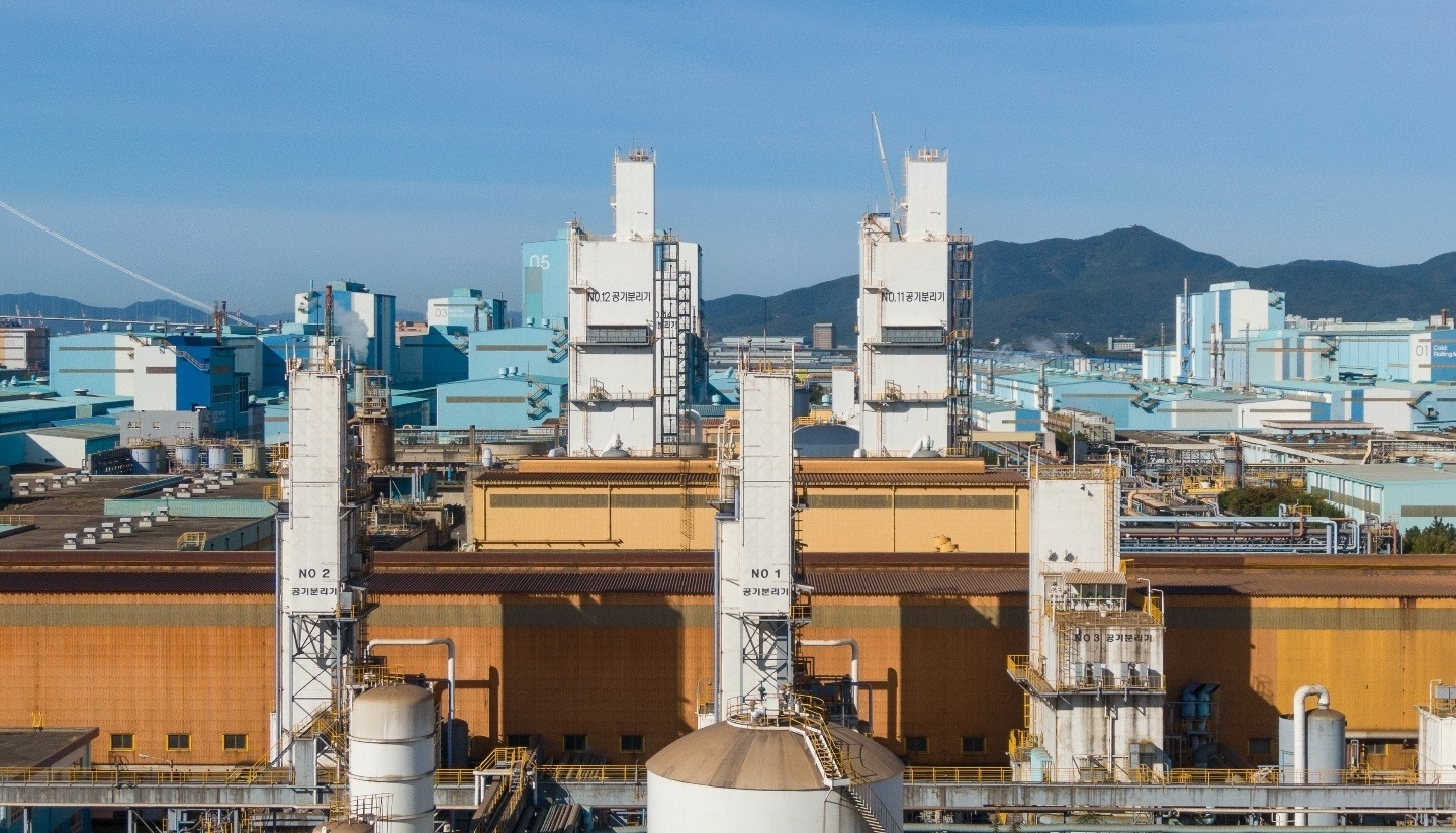 포스코 광양제철소 산소공장의 대형 공기분리장치(ASU) 전경.(사진=포스코)