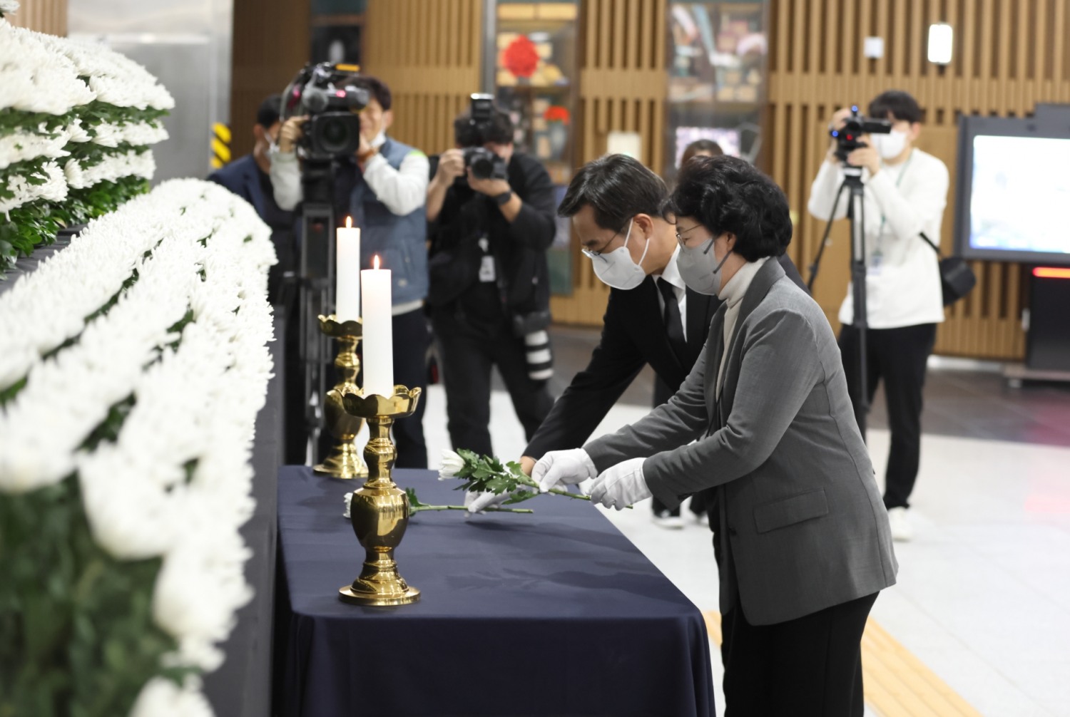 이태원 사고 사망자 합동분향소 조문