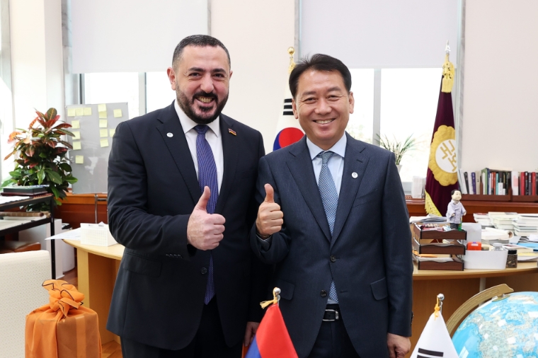 이광재 국회사무총장, 나리베키얀 아르메니아 국회사무총장 면담