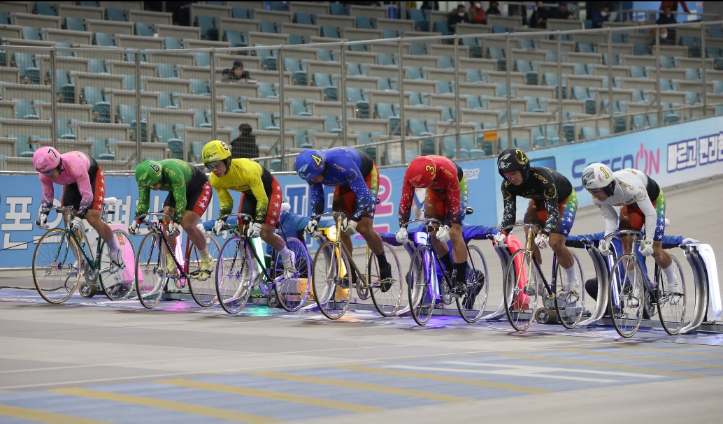 광명스피돔에서 선수들이 경주를 출발하고 있다. (사진=국민체육진흥공단)