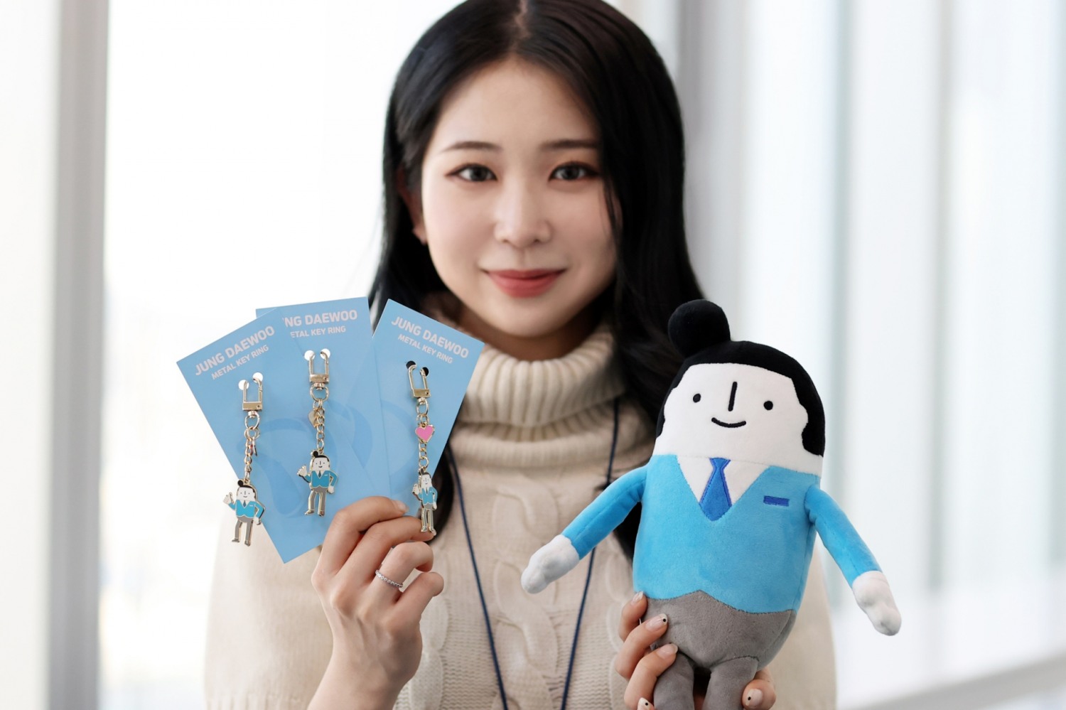 정대우 과장 키링과 인형.(사진=대우건설)