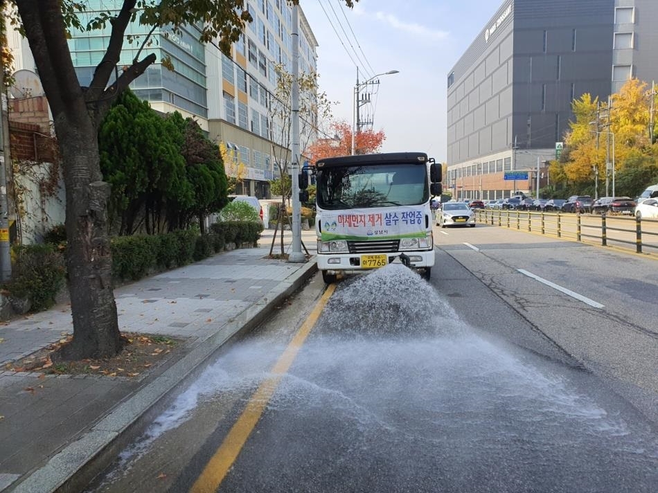 미세먼지 제거 살수차