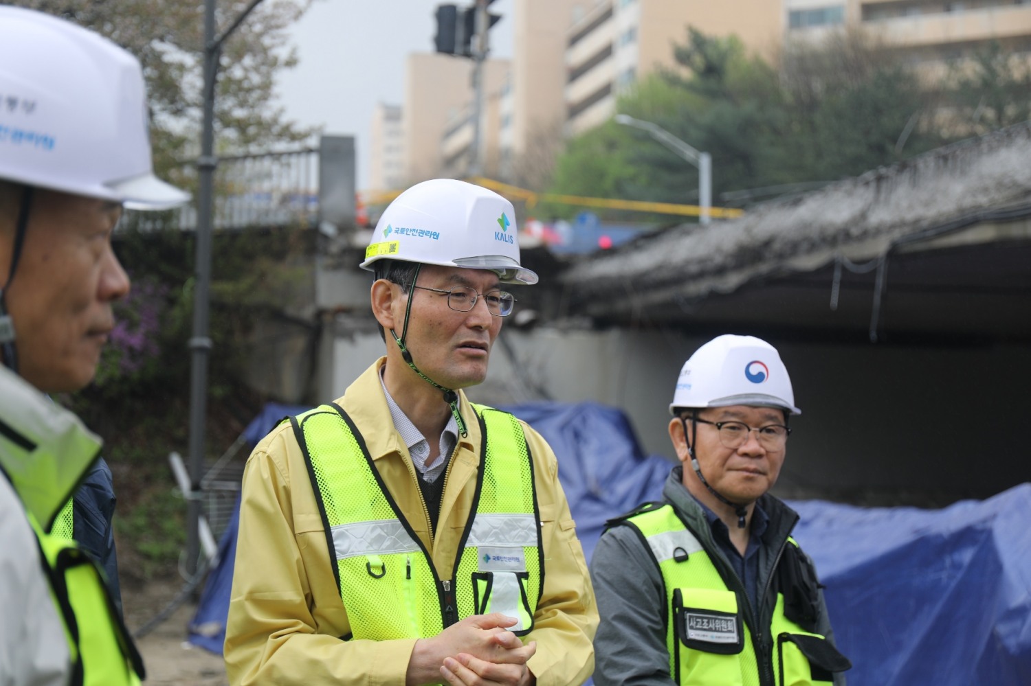 국토안전관리원 김일환 원장, 성남 정자교 붕괴사고 현장 안전실태 점검 전경.(사진=국토안전관리원)