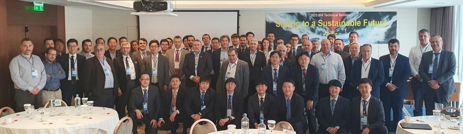 삼성중공업 기술 로드쇼 이후 기념촬영 모습.(사진=삼성중공업)