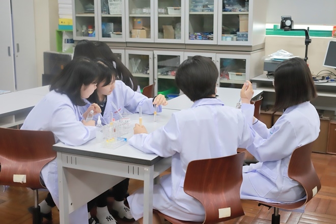 부산서여고 과학 활동 모습.(사진제공=부산교육청)