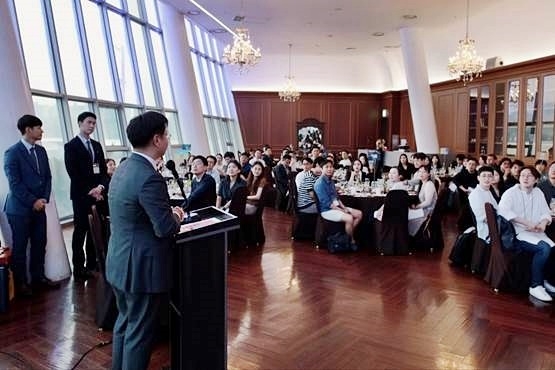 인사말을 하는 법무법인 미션 김성훈 대표변호사.(제공=법무법인 미션)