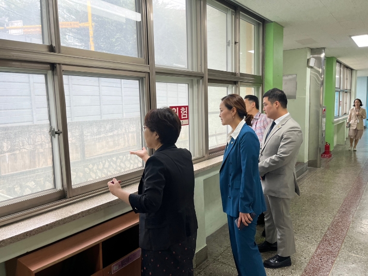 임오경 의원, 광명 관내 학교 방문해 민원청취