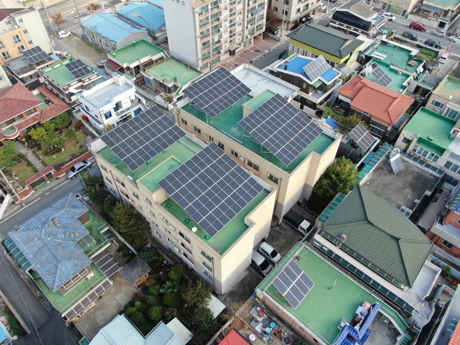 매입임대 옥상 공유햇빛발전소 설치모습.(사진=LH)