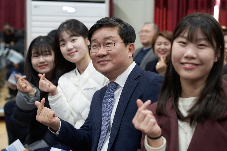 지난 27일 더불어민주당 전해철 의원이 안산 상록구에서 의정보고회를 진행하고 있다. (사진=의원실)