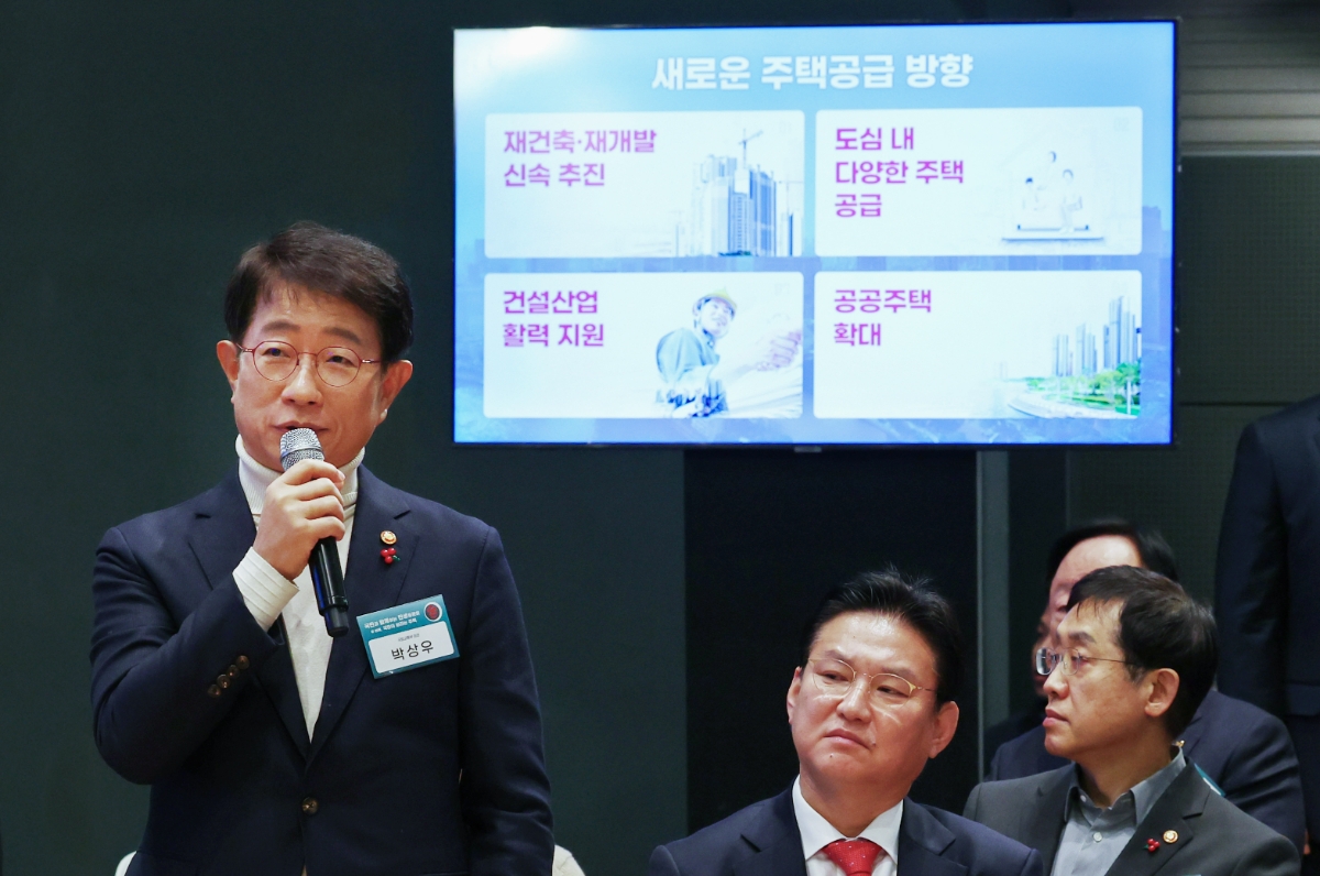 박상우 국토교통부 장관이 10일 경기 고양시 일산동구 고양아람누리에서 '국민이 바라는 주택'을 주제로 열린 국민과 함께하는 민생토론회에서 주제 발표를 하고 있다.(사진=연합뉴스)