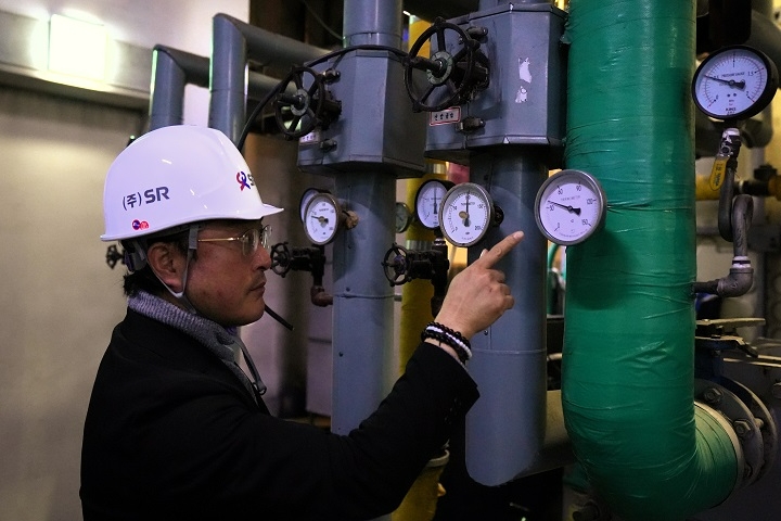 에스알 본사 기계실 점검.(사진=SR)