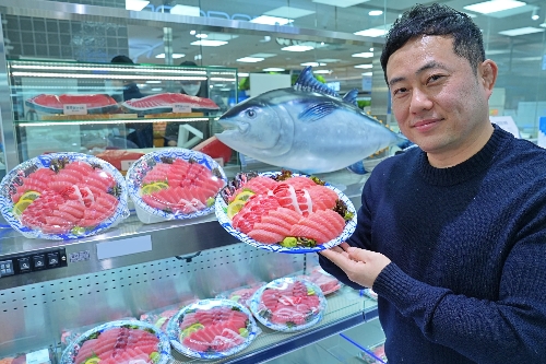 롯데마트, 1만원대 참치회 판매 진행