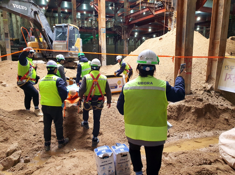 반도건설 현장 사고 발생 대비 비상모의 훈련.(사진=반도건설)