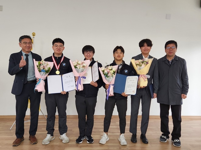 부산시 기능경기대회 금메달 및 장려상 수상모습.(제공=부산교육청)