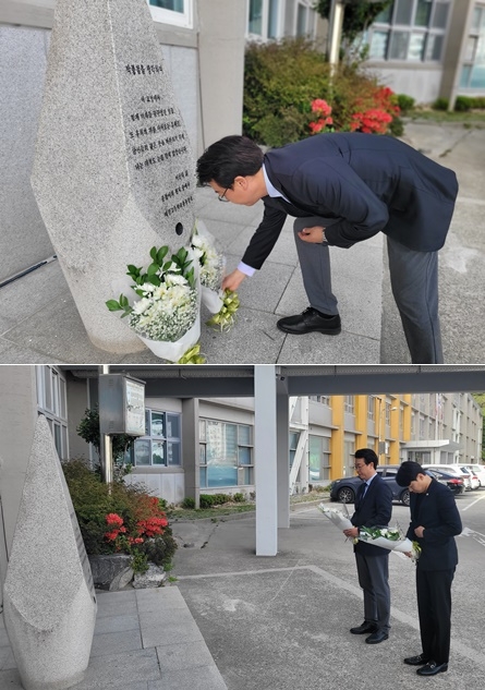 곽규택 당선인이 모교를 찾아 박종철 열사의 추모비에 헌화하고 추모의 마음을 전하고 있다.(사진제공=곽규택 당선인사무실)
