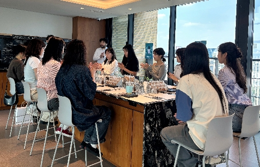 생활공작소, '나만의 향수 만들기' 취향 클래스 진행