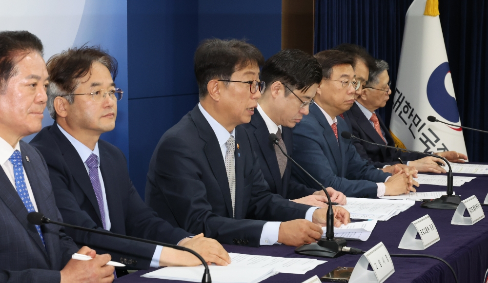 박상우 국토교통부 장관이 22일 종로구 정부서울청사 브리핑실에서 1기 신도시 선도지구 선정계획 발표 브리핑을 하고 있다.(사진=연합뉴스)