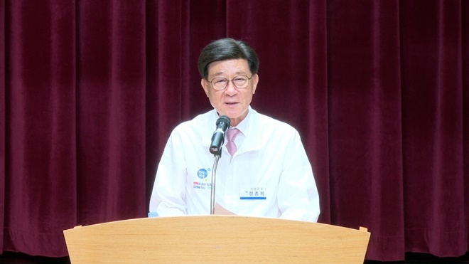 정종복 기장군수가 7월 1일 직원 정례조회에서 취임 2주년 소감을 피력하고 있다.(제공=부산 기장군)