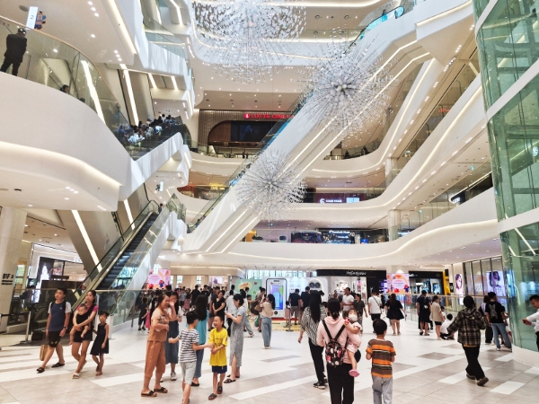 롯데몰 웨스트레이크 하노이, 매출 '2천억' 달성