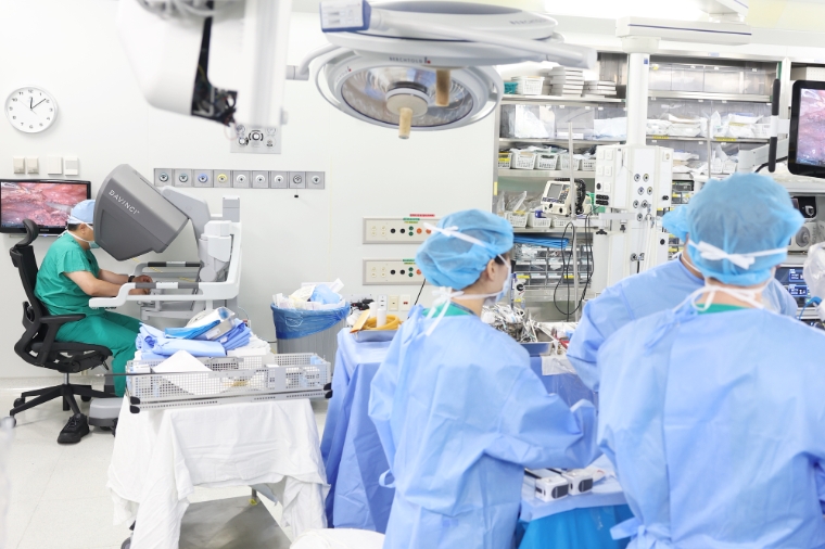 서울아산병원, 국내 첫 로봇 이용 흉부 접근 기관 절개 및 재건술 성공