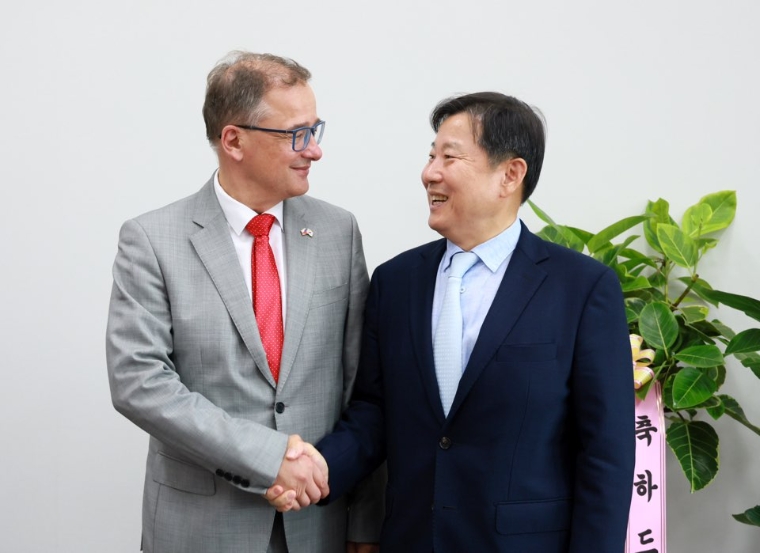 이철규 위원장, 이반 얀차렉 주한 체코대사 접견 (사진=의원실)