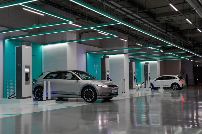 서울시, 현대차 등 민간기업 협약 통해 '초고속·로봇' 전기차 충전기 확충