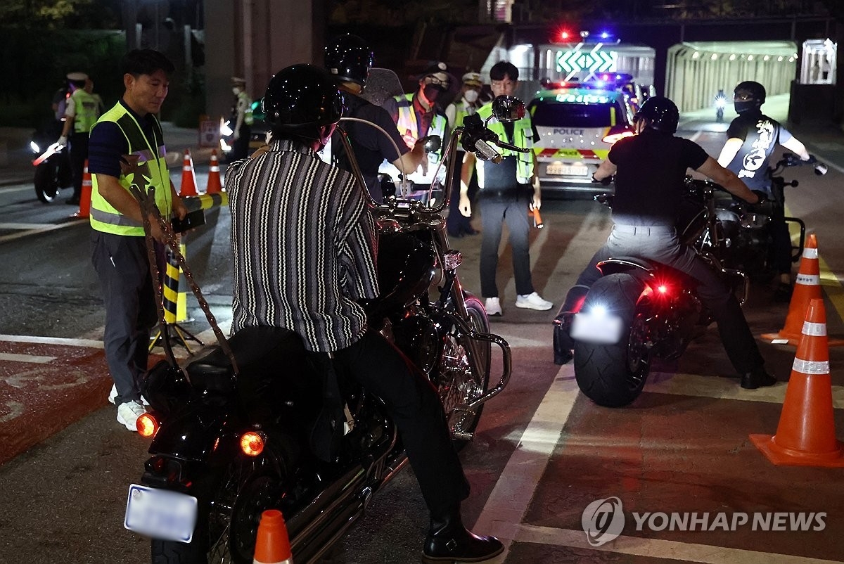 광복절 대비 폭주·난폭운전 특별단속 전경,(사진=연합뉴스)