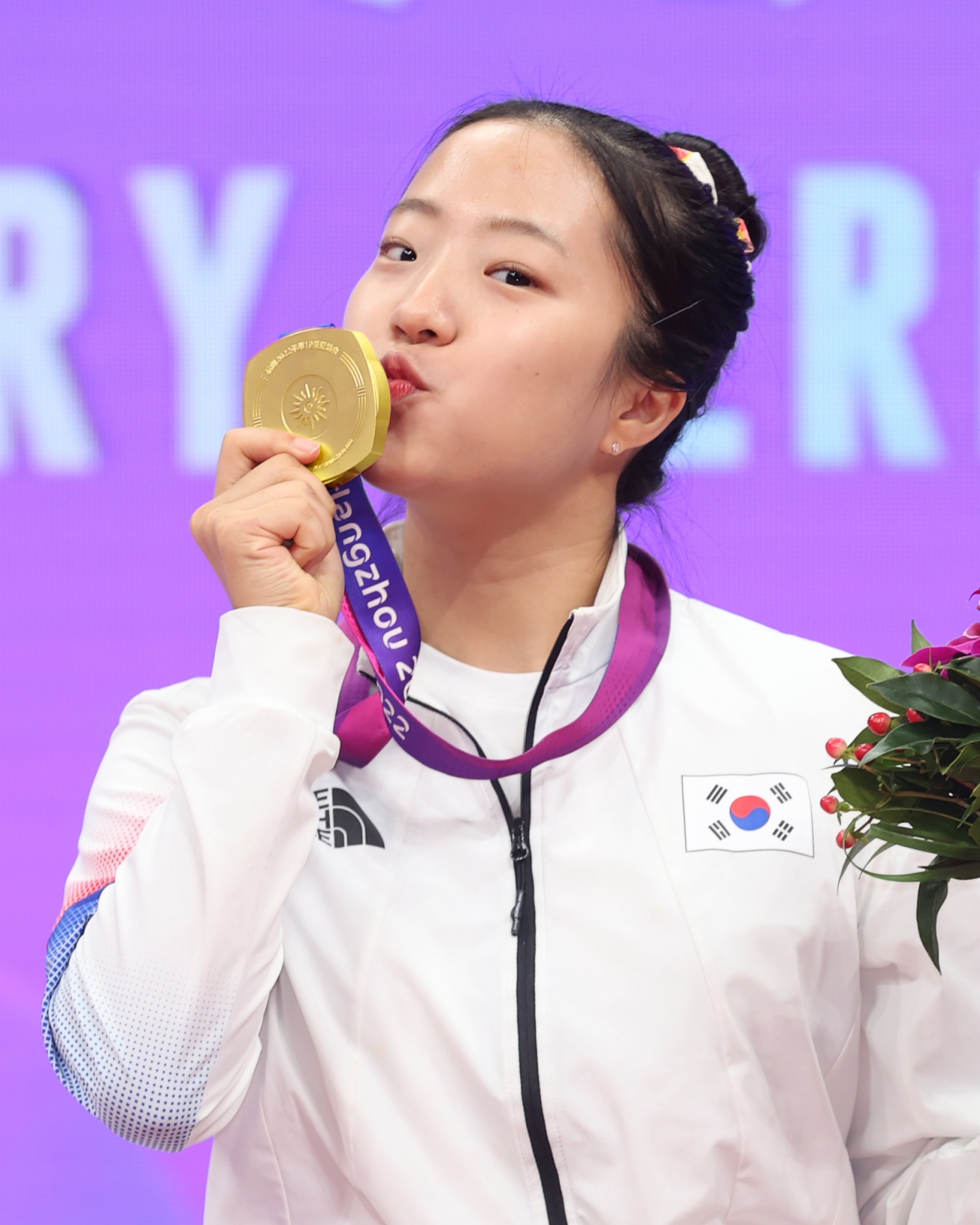 bhc ‘뿌링클’ 10주년 기념 모델로 신유빈 선정