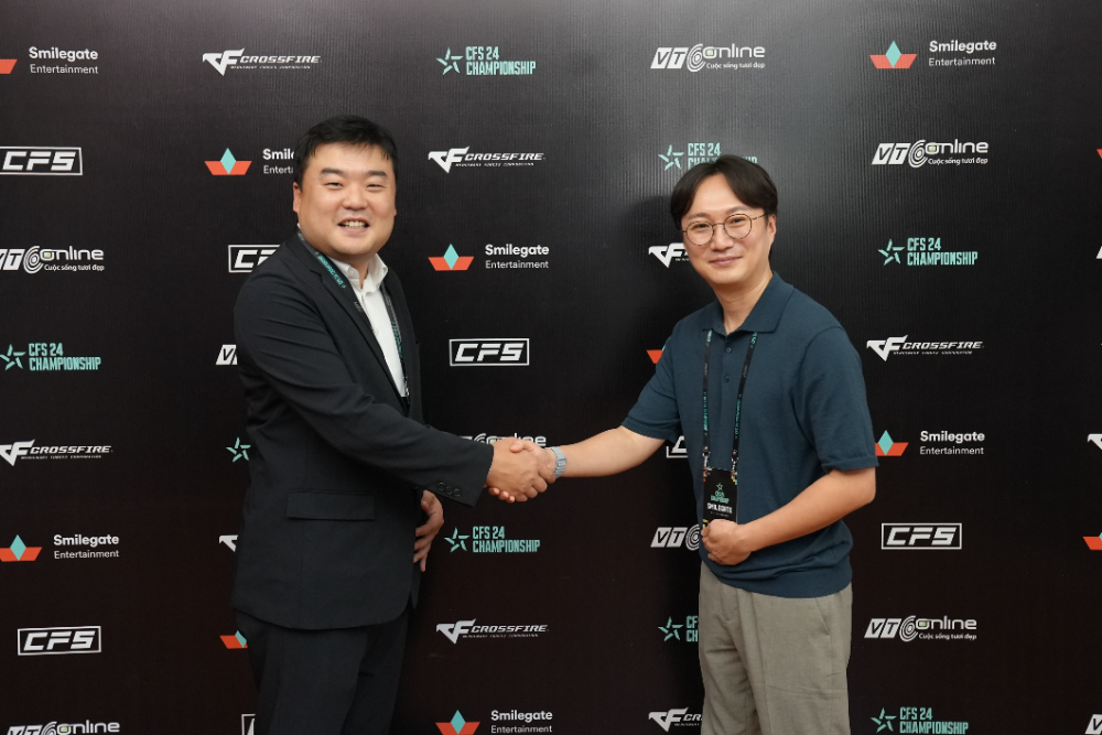 왼쪽부터 최승진 주베트남한국문화원장과 스마일게이트 여병호 실장. 사진=스마일게이트