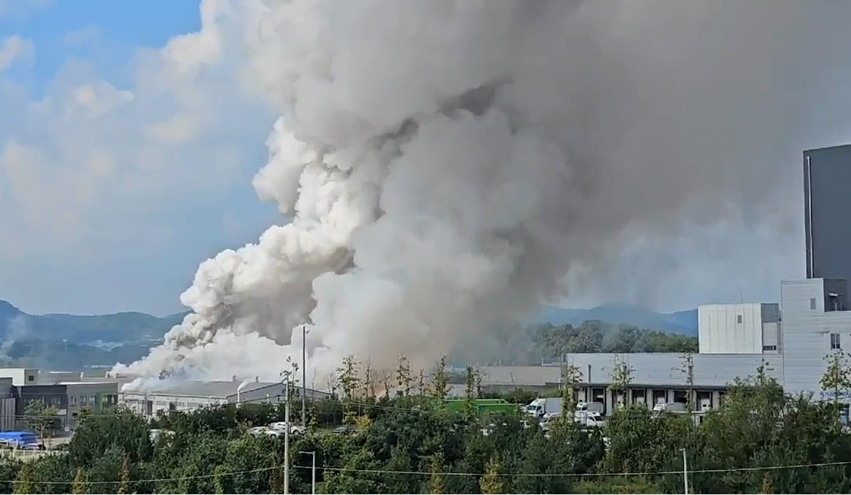 천안 단열재 공장 화재 현장.(사진=연합뉴스)