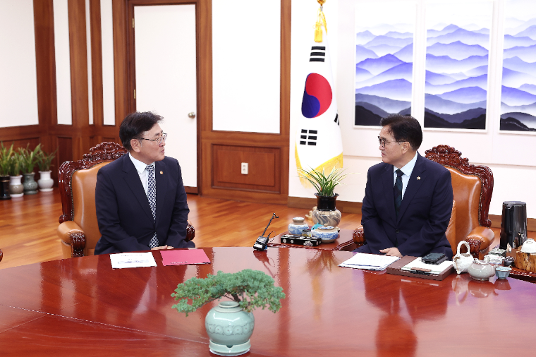 우원식 (오른쪽) 국회의장 (사진=공보수석실)