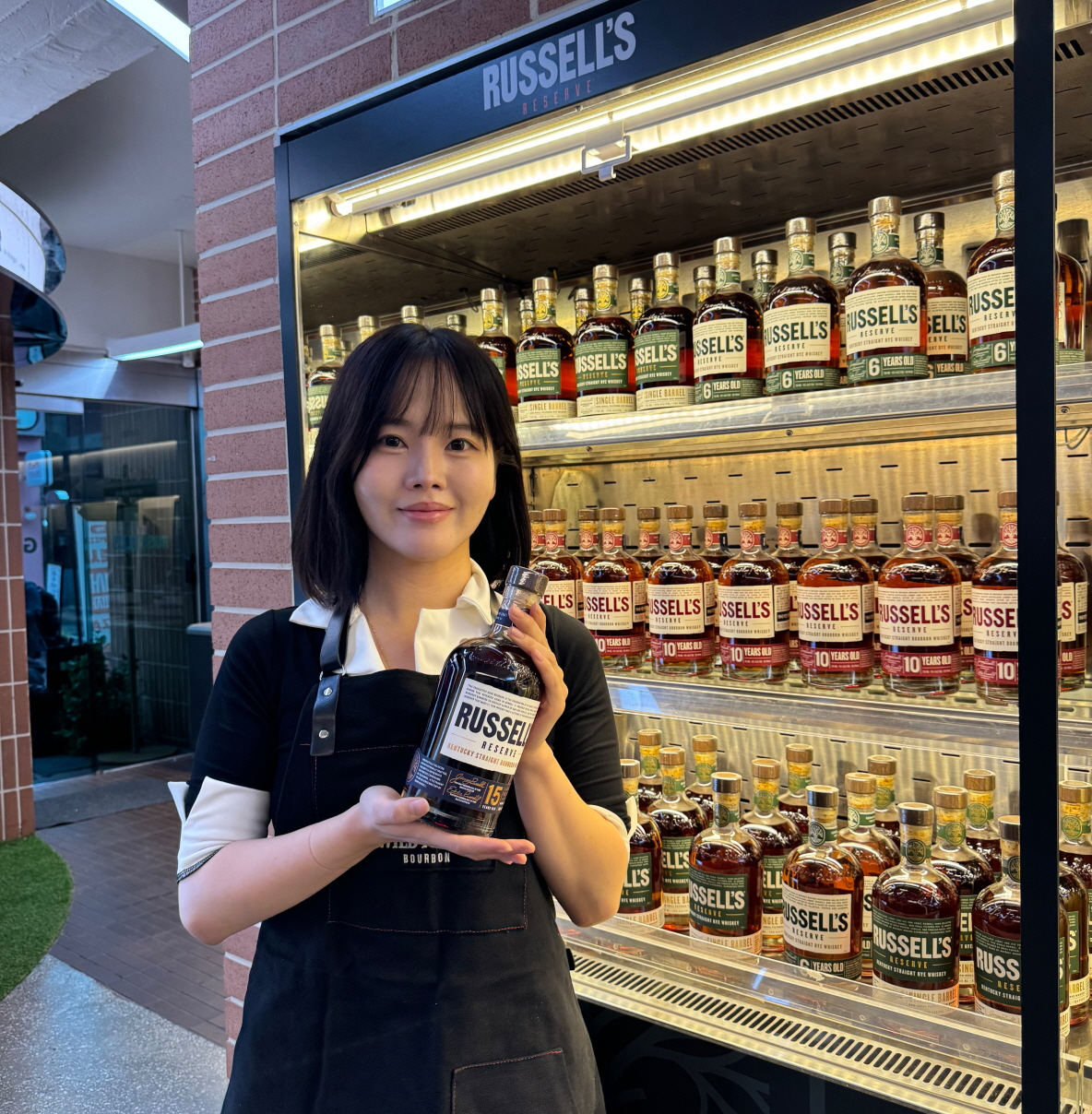 GS25, 도어투성수에 ‘러셀 리저브’ 팝업 연다