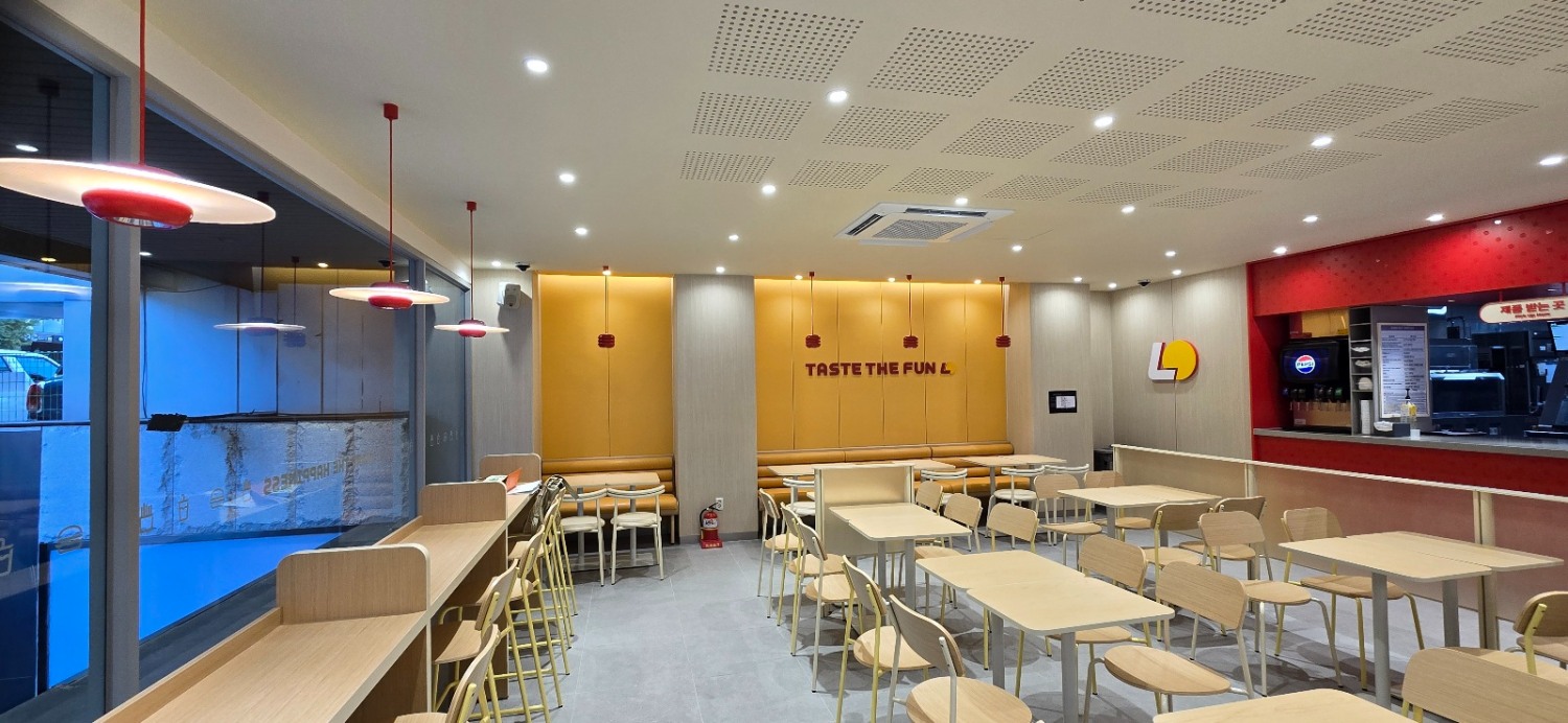 롯데GRS, 롯데리아 ‘서울대입구역점’ 재오픈