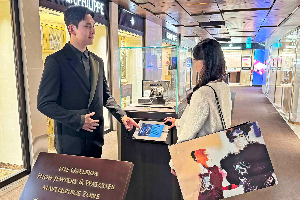 갤러리아百, 한화 유통·서비스 부문 첫 통합 유니폼 적용