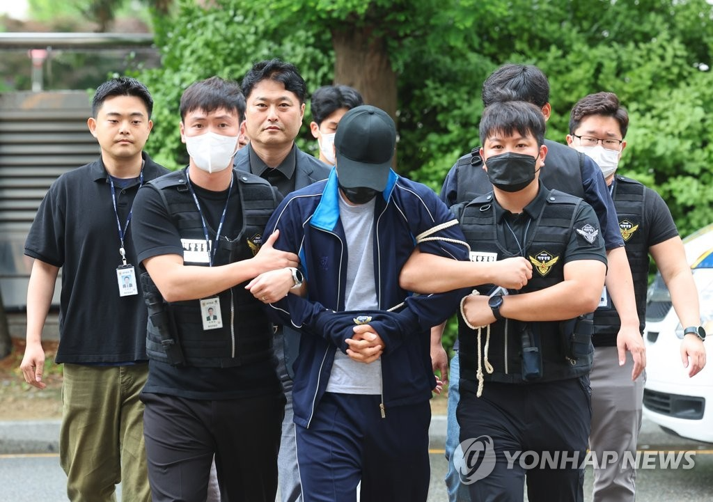 바다에 아내 빠트리고 돌 던져 살해한 30대 남편.(사진=연합뉴스)