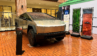 롯데프리미엄아울렛 파주점, '테슬라 사이버트럭' 선보여