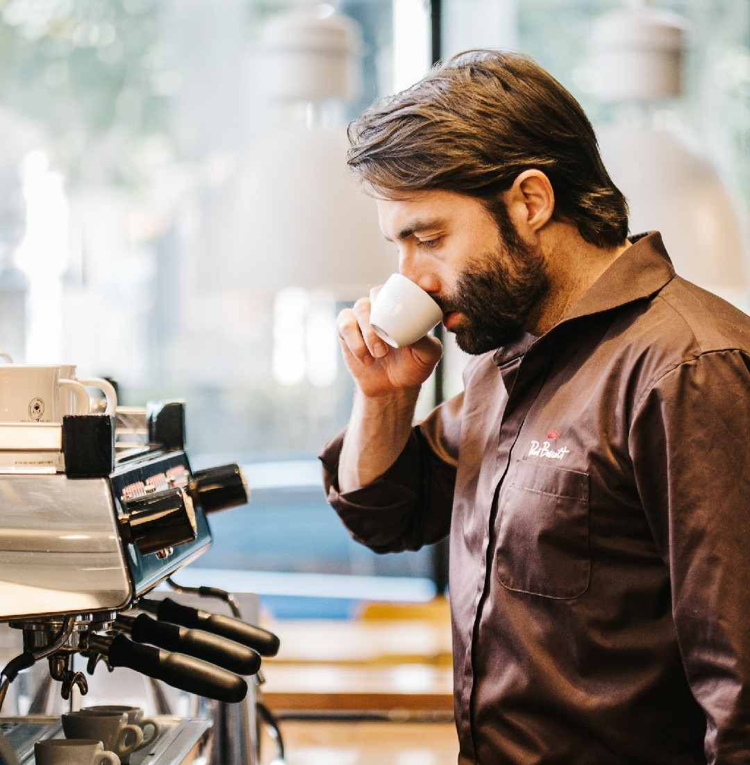 폴 바셋, 커피 추출 행사 실시