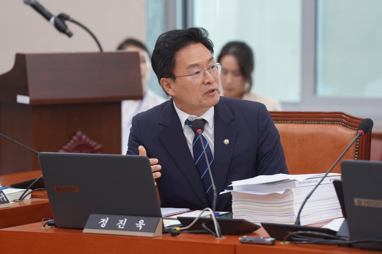 민주당 정진욱 국회의원 (사진=의원실)