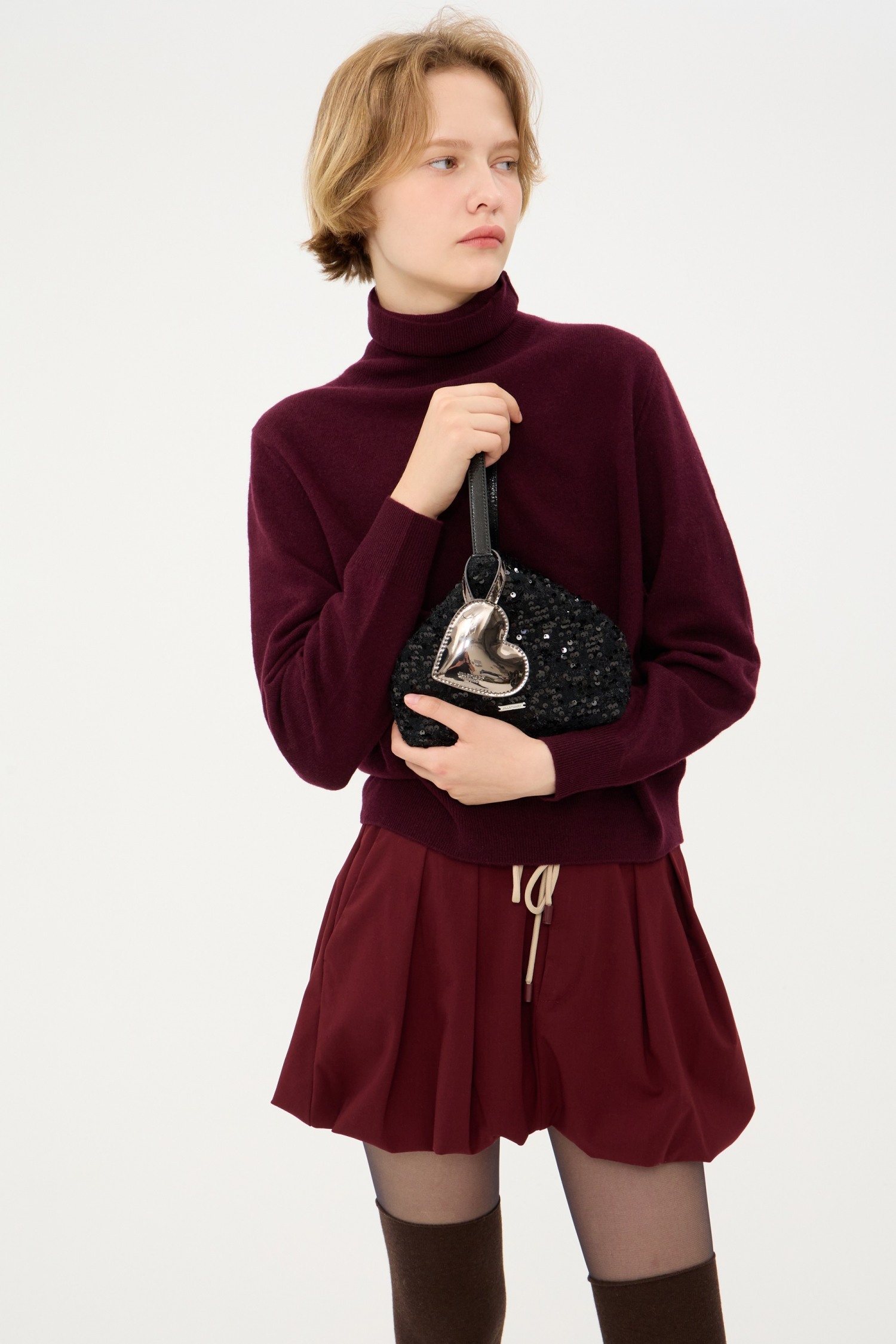 LF, "홀리데이 시즌 맞아 패션 아이템 관심 급증했다"