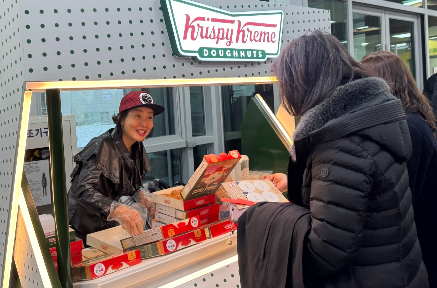 롯데GRS, 크리스마스 발달장애 아동 위한 간식 선물