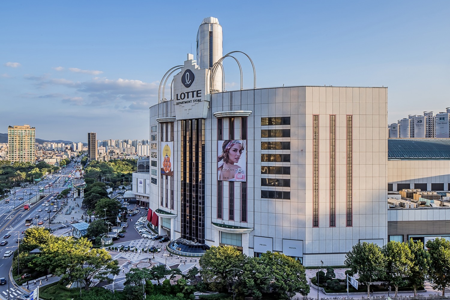 롯데 잠실점, 매출 3조 기록