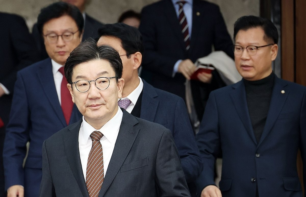 원내대책회의 참석하는 권성동 원내대표(사진=연합뉴스)