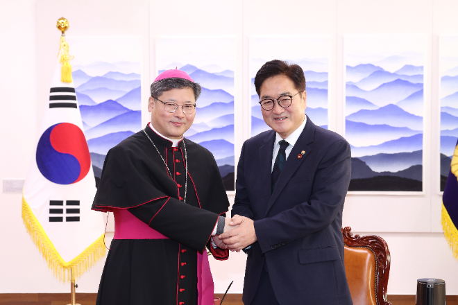 우원식 의장, 천주교 서울대교구장 정순택 대주교 접견