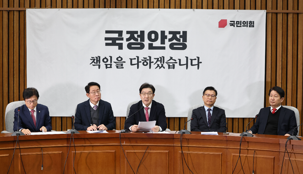 국민의힘 권성동 원내대표가 10일 국회에서 열린 원내대책회의에 참석해 발언하고 있다. (사진=연합뉴스)