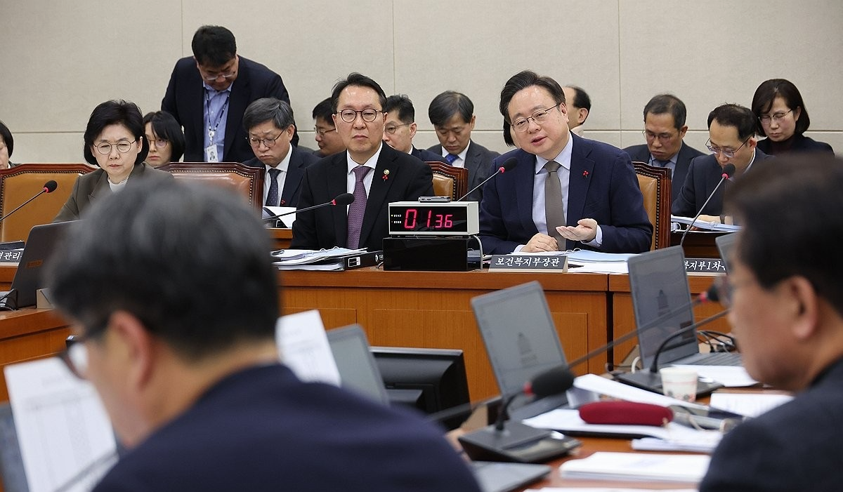 14일 국회에서 열린 보건복지위원회 전체회의에서 조규홍 보건복지부 장관이 의원 질의에 답하고 있다. (사진=연합뉴스)