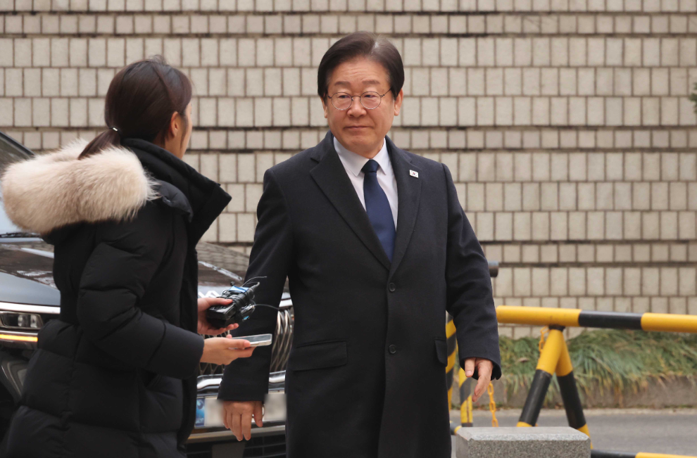 더불어민주당 이재명 대표가 21일 서울 서초구 서울중앙지법에서 열린 '대장동 배임·성남FC 뇌물' 관련 1심 속행 공판에 출석하고 있다.(사진=연합뉴스)