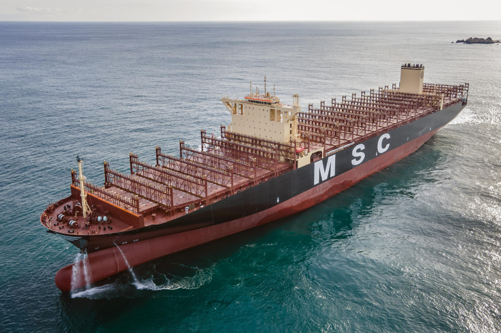 HD한국조선해양이 지난 2024년 건조해 인도한 초대형 LNG 이중연료추진 컨테이너 운반선의 시운전 모습.(사진=HD한국조선해양)